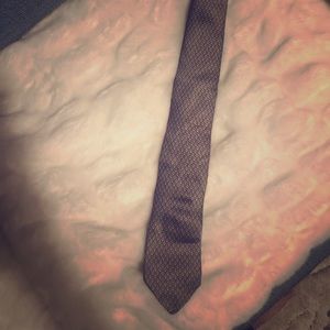 Lavin tie